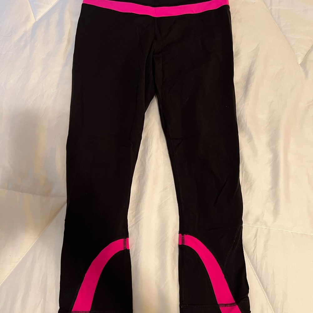 Lululemon pants with pink detail
